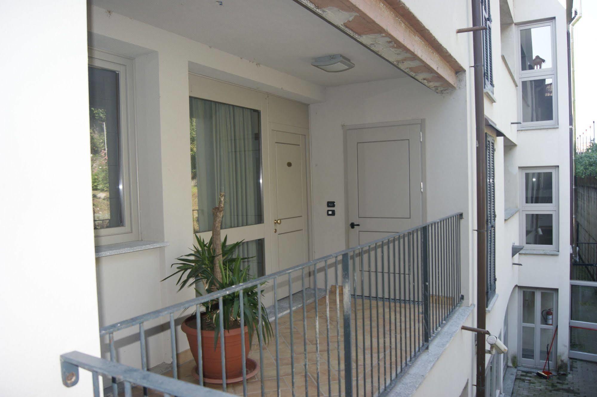 Parini Hotel Bosisio Parini Exterior photo